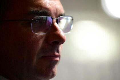 Acordo de Flávio com partidos do Centrão trava após crise por mensagens com Vorcaro Acordo de Flávio com partidos do Centrão trava após crise por mensagens com Vorcaro