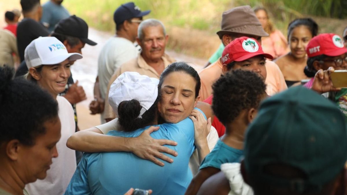 Raquel Lyra regulamenta Auxílio Pernambuco, que concede R$ 2,5 mil para afetados pelas fortes chuvas no estado Raquel Lyra regulamenta Auxílio Pernambuco, que concede R$ 2,5 mil para afetados pelas fortes chuvas no estado