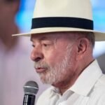 Lula passa por quarta sessão de radioterapia após retirada de câncer de pele Lula passa por quarta sessão de radioterapia após retirada de câncer de pele