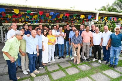 Labanca declara apoio à reeleição de Humberto Costa para o Senado Labanca declara apoio à reeleição de Humberto Costa para o Senado