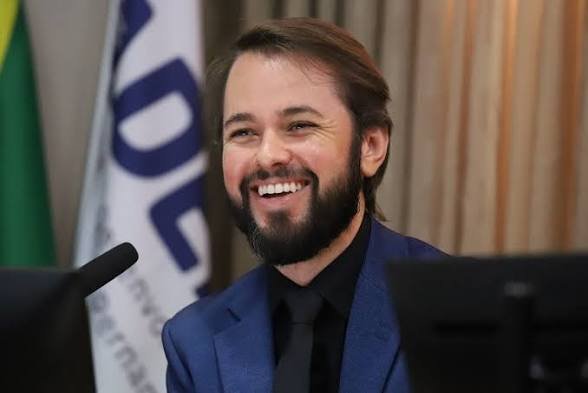 Exclusivo | André Teixeira não disputará eleição e deve coordenar campanha de Raquel Lyra Exclusivo | André Teixeira não disputará eleição e deve coordenar campanha de Raquel Lyra