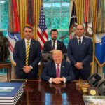 Flávio Bolsonaro tem encontro com Donald Trump na Casa Branca Flávio Bolsonaro tem encontro com Donald Trump na Casa Branca