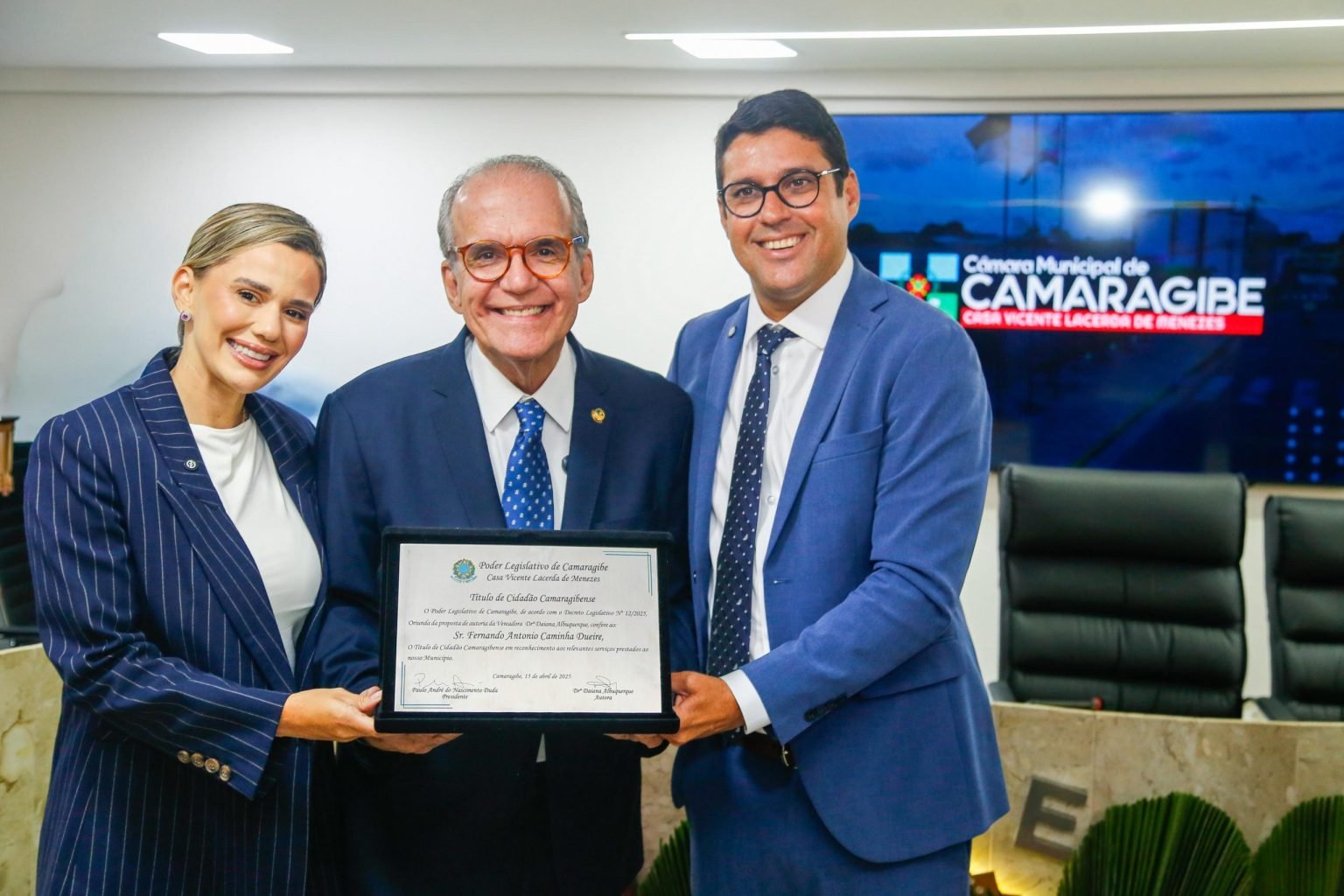 Prefeito Diego Cabral formaliza apoio à reeleição do senador Fernando Dueire Prefeito Diego Cabral formaliza apoio à reeleição do senador Fernando Dueire