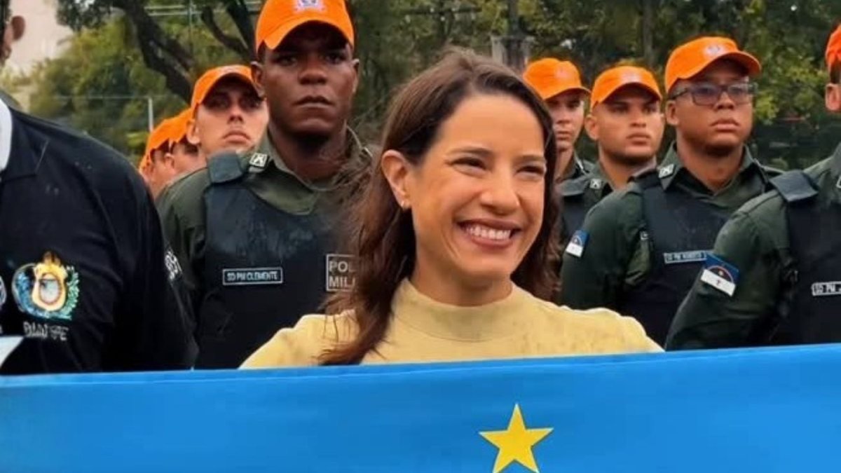 Ao entregar novos equipamentos de segurança, Raquel Lyra diz que Pernambuco vive melhor momento na área desde 2004