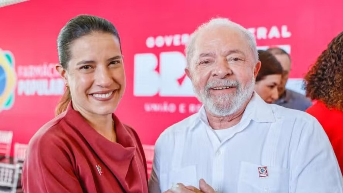 Raquel Lyra exalta em parceria com Lula após fala de palanque duplo: “Existe confiança de ambos os lados” Raquel Lyra exalta em parceria com Lula após fala de palanque duplo: “Existe confiança de ambos os lados”