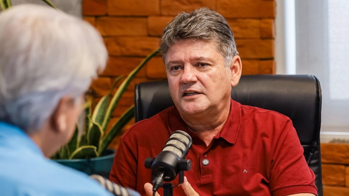 Sileno Guedes critica estratégia de Raquel e reforça aliança de Lula com João Campos Sileno Guedes critica estratégia de Raquel e reforça aliança de Lula com João Campos