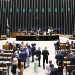PL e Centrão se unem para aprovar PEC da maioridade; veja como votou cada deputado