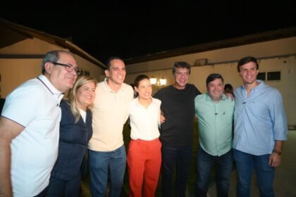 Miguel Coelho recebe adesão do prefeito de Jaboatão, Mano Medeiros, do presidente da Câmara de Vereadores, Getúlio Belém, e do deputado federal Guilherme Uchôa Junior