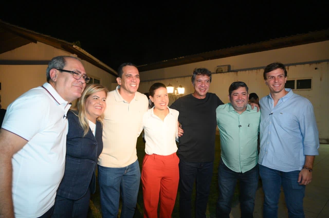 Miguel Coelho recebe adesão do prefeito de Jaboatão, Mano Medeiros, do presidente da Câmara de Vereadores, Getúlio Belém, e do deputado federal Guilherme Uchôa Junior