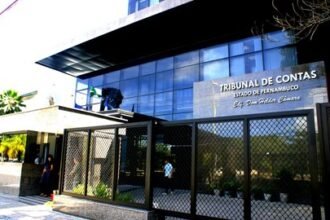 TCE-PE aponta suposto prejuízo de R$ 16 milhões em contrato de energia solar da Prefeitura do Recife TCE-PE aponta suposto prejuízo de R$ 16 milhões em contrato de energia solar da Prefeitura do Recife