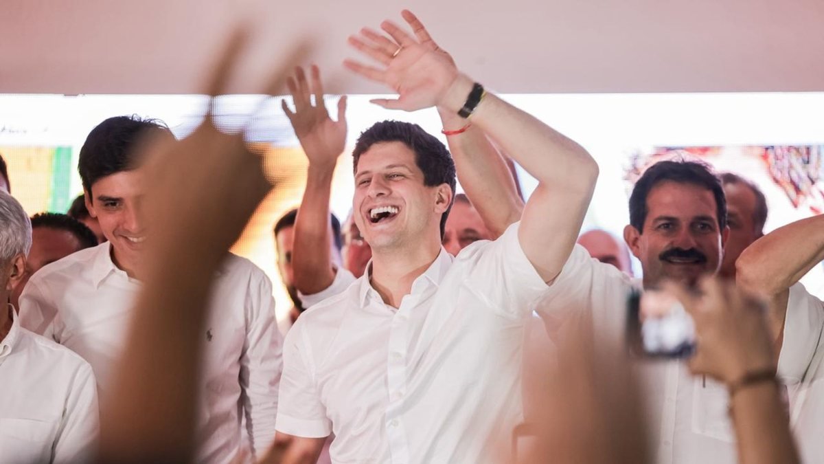 João Campos recebe apoio de grupo de oposição em Arcoverde