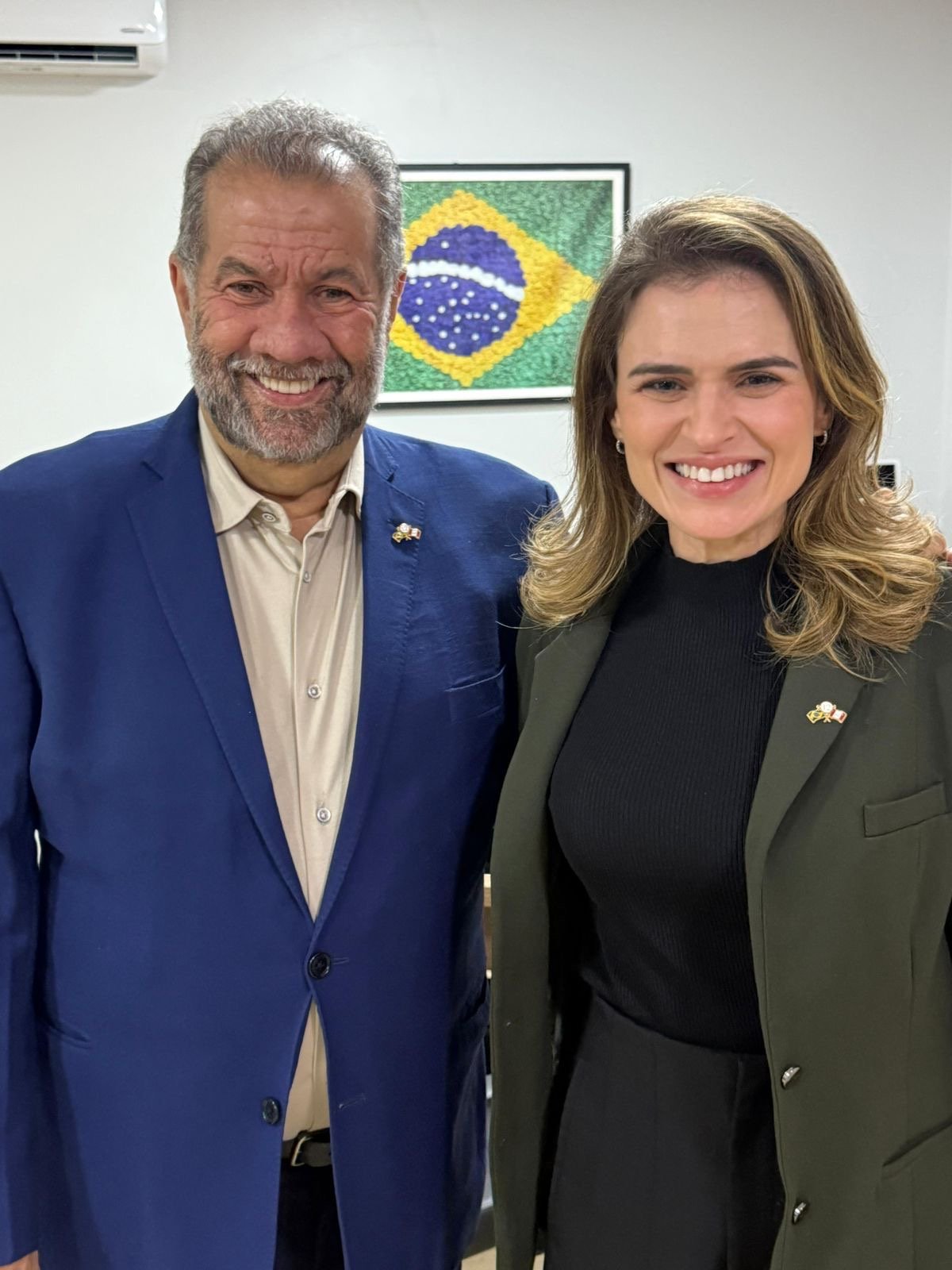 Em Brasília, Marília Arraes e Carlos Lupi dialogam sobre apoio de Lula à Frente Popular Em Brasília, Marília Arraes e Carlos Lupi dialogam sobre apoio de Lula à Frente Popular