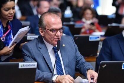 Fernando Dueire defende candidatura à reeleição ao Senado e alfineta “projetos pessoais” de concorrentes Fernando Dueire defende candidatura à reeleição ao Senado e alfineta “projetos pessoais” de concorrentes