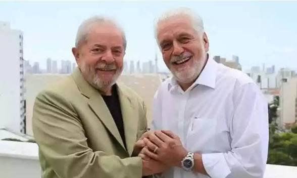 Lula tem reunião com Jaques Wagner após investigação da PF Lula tem reunião com Jaques Wagner após investigação da PF