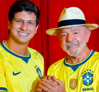 João Campos viaja a Brasília para assistir ao jogo do Brasil com Lula João Campos viaja a Brasília para assistir ao jogo do Brasil com Lula