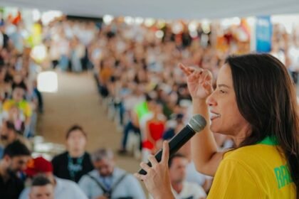 Raquel Lyra entrega 255 moradias em Caruaru, autoriza Colégio da Polícia Militar e anuncia pacote de obras
