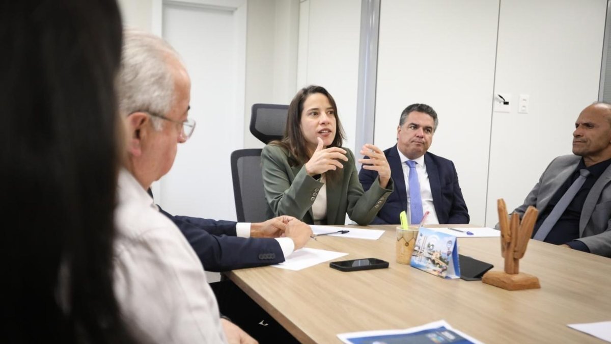 Raquel Lyra declara situação de emergência em 75 municípios por conta de baixa estiagem Raquel Lyra declara situação de emergência em 75 municípios por conta de baixa estiagem