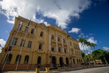 Às vésperas de decisão do PL sobre 2026, Raquel Lyra nomeia aliados dos irmãos Ferreira para o Governo Às vésperas de decisão do PL sobre 2026, Raquel Lyra nomeia aliados dos irmãos Ferreira para o Governo