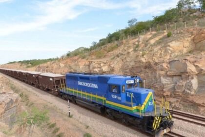 Lula inaugura novo trecho da Transnordestina no Ceará enquanto ramal de Pernambuco segue sem obras Lula inaugura novo trecho da Transnordestina no Ceará enquanto ramal de Pernambuco segue sem obras