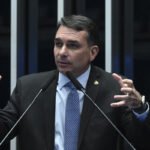 Flávio defende Pix e diz ser “pior momento” para os EUA aplicarem novo tarifaço Flávio defende Pix e diz ser “pior momento” para os EUA aplicarem novo tarifaço