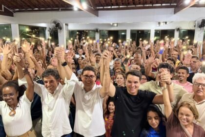 Prefeito de Camaragibe, Diego Cabral, declara apoio a Daniel Coelho para deputado federal Prefeito de Camaragibe, Diego Cabral, declara apoio a Daniel Coelho para deputado federal