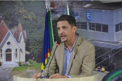 Léo Família está de volta à Câmara Municipal de Camaragibe