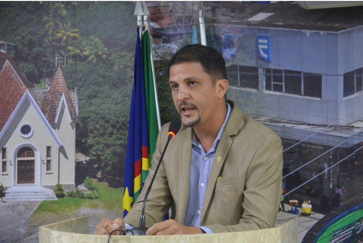 Léo Família está de volta à Câmara Municipal de Camaragibe