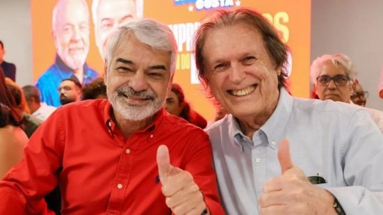 Em ato do PT, Luciano Bivar declara apoio a Lula e diz que jamais daria espaço para “golpismo” Em ato do PT, Luciano Bivar declara apoio a Lula e diz que jamais daria espaço para “golpismo”