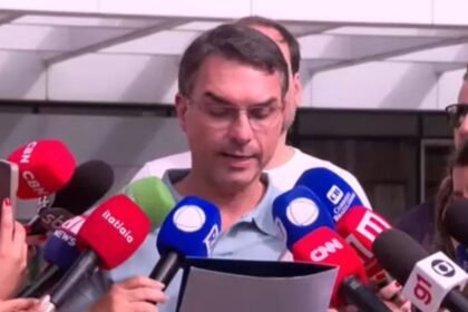 União Progressista decide ficar neutra na disputa presidencial e frustra Flávio Bolsonaro União Progressista decide ficar neutra na disputa presidencial e frustra Flávio Bolsonaro