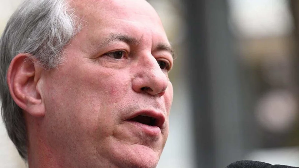 PL aprova apoio a Ciro Gomes após racha entre Flávio e Michelle e candidato no CE comemora PL aprova apoio a Ciro Gomes após racha entre Flávio e Michelle e candidato no CE comemora