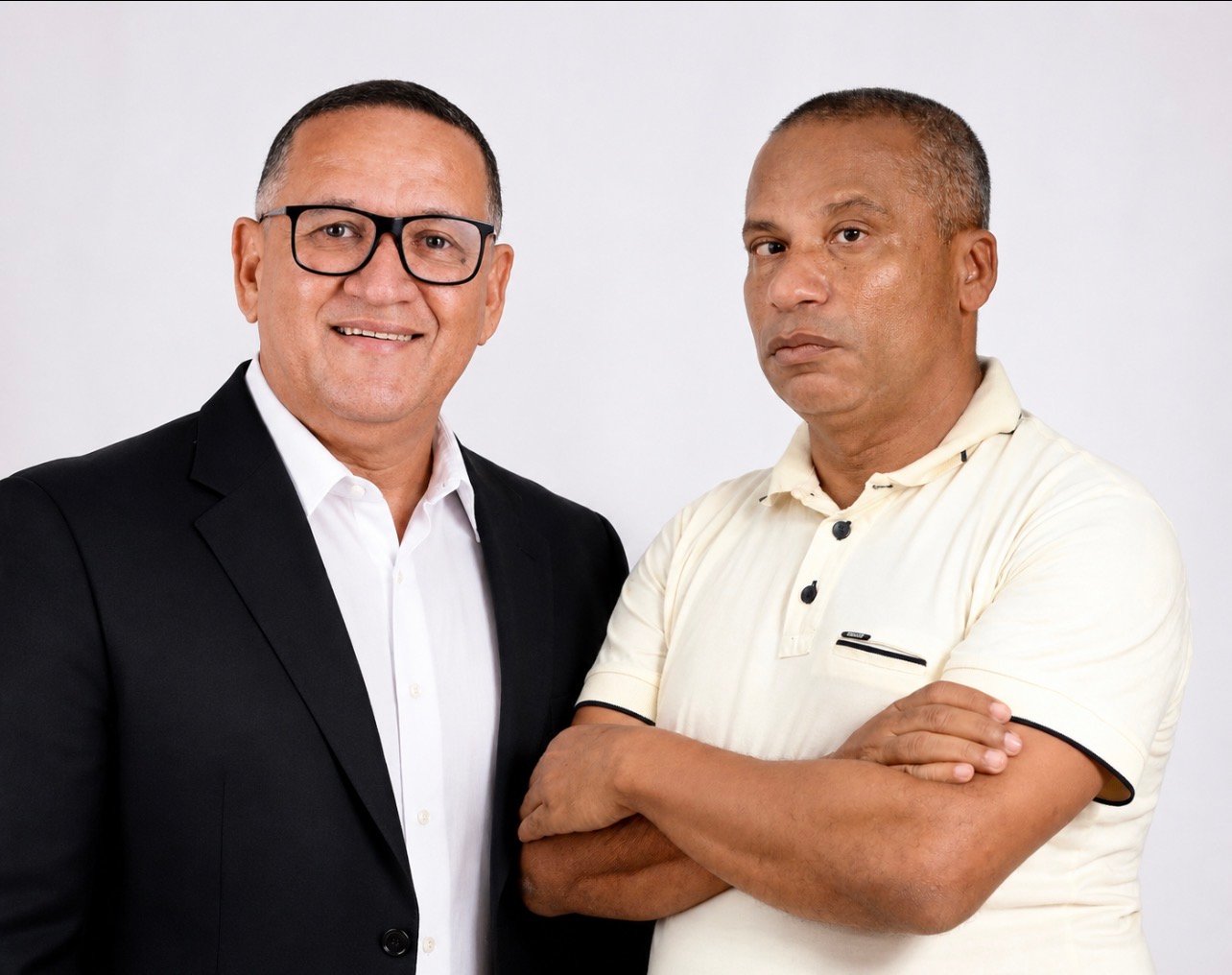 Carlos Peruca e Mário Silva estreiam nesta segunda-feira no Jornal do Meio-Dia da Sucesso FM 104,9 com o tradicional programa “Ponto a Ponto” Carlos Peruca e Mário Silva estreiam nesta segunda-feira no Jornal do Meio-Dia da Sucesso FM 104,9 com o tradicional programa “Ponto a Ponto”