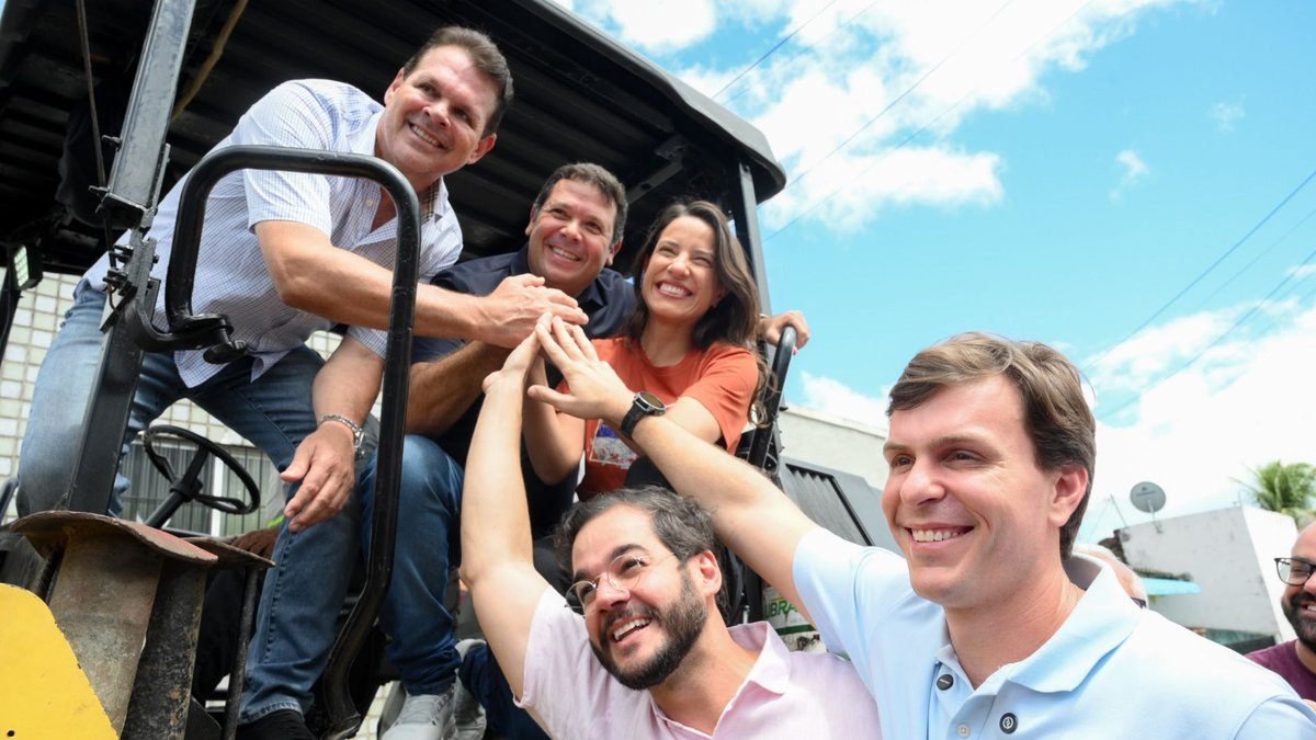 Miguel Coelho acompanha Raquel Lyra e Túlio Gadelha em agenda de obras na Mata Sul Miguel Coelho acompanha Raquel Lyra e Túlio Gadelha em agenda de obras na Mata Sul