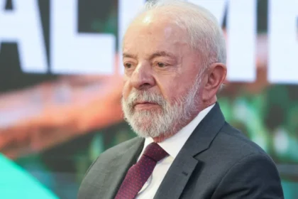 Lula sinaliza que não deve ir a debates no 1º turno Lula sinaliza que não deve ir a debates no 1º turno