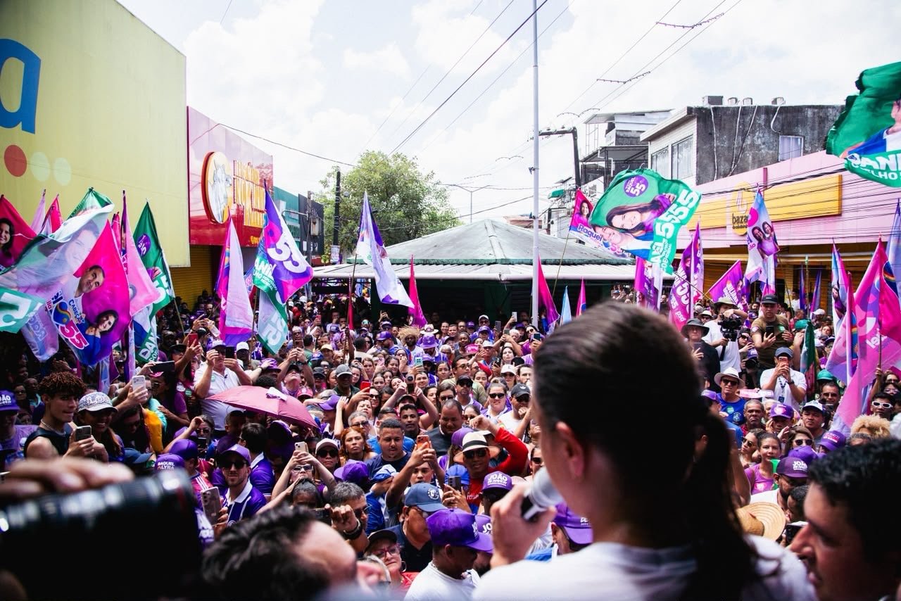 Diego Cabral lidera grande caminhada com Raquel Lyra e reúne multidão em Camaragibe Diego Cabral lidera grande caminhada com Raquel Lyra e reúne multidão em Camaragibe