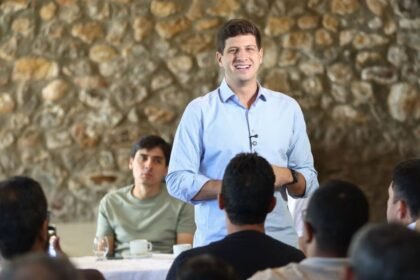 Em Triunfo, João Campos propõe Centro de Formação Técnica para cidade Em Triunfo, João Campos propõe Centro de Formação Técnica para cidade