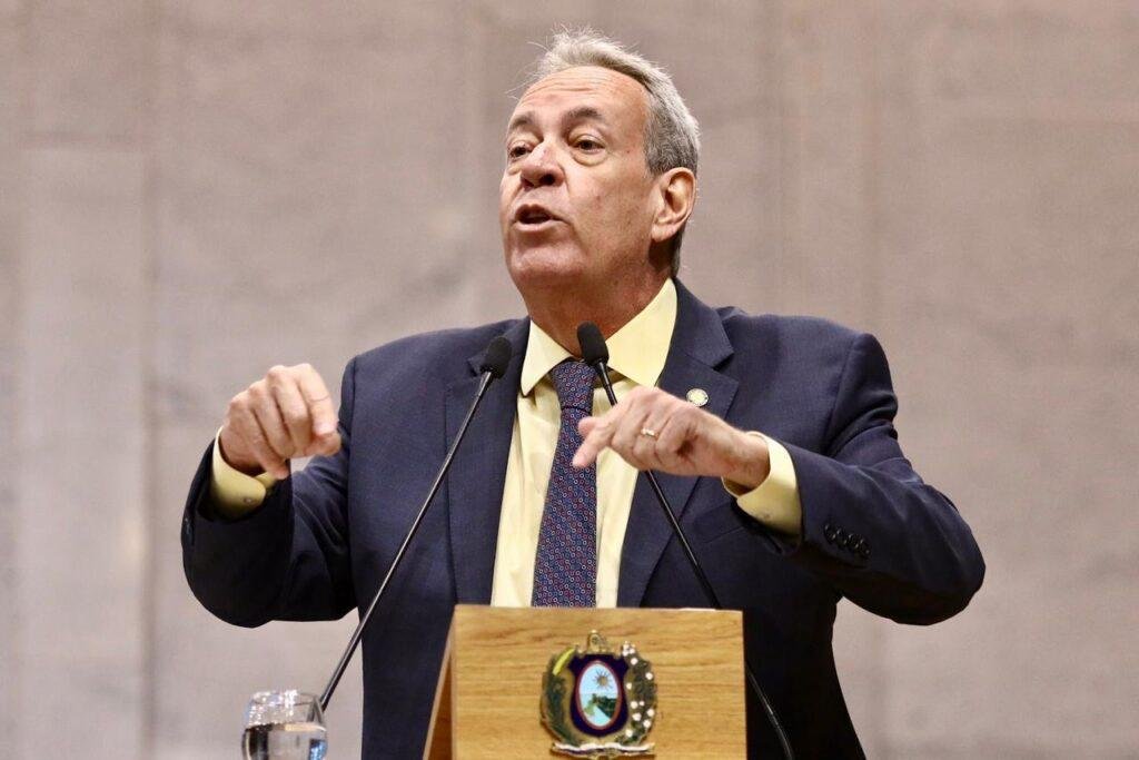 Álvaro Porto tira 5 prefeitos e lideranças da campanha de Marília Arraes Álvaro Porto tira 5 prefeitos e lideranças da campanha de Marília Arraes