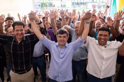Após divergências sobre Senado, Eduardo da Fonte reforça base conservadora e divulga apoio de prefeitos Após divergências sobre Senado, Eduardo da Fonte reforça base conservadora e divulga apoio de prefeitos