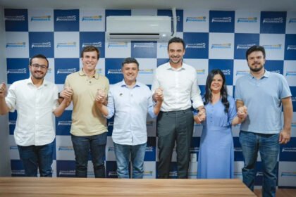 Miguel Coelho indica suplente e fecha apoio a Eduardo da Fonte ao Senado