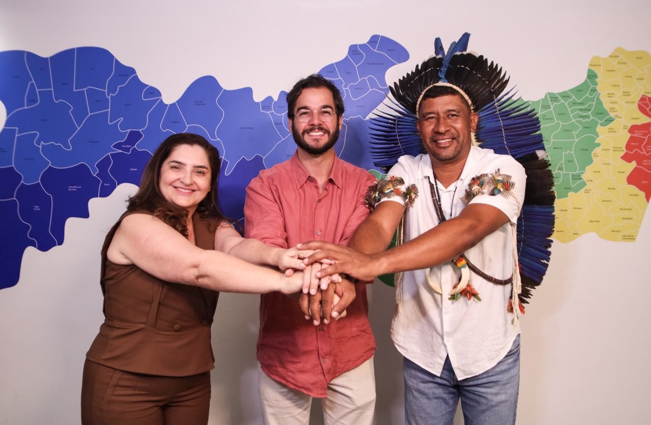 Com chapa plural, Túlio Gadêlha escolhe Dulci Amorim e cacique Marcelo Pankararu como suplentes Com chapa plural, Túlio Gadêlha escolhe Dulci Amorim e cacique Marcelo Pankararu como suplentes