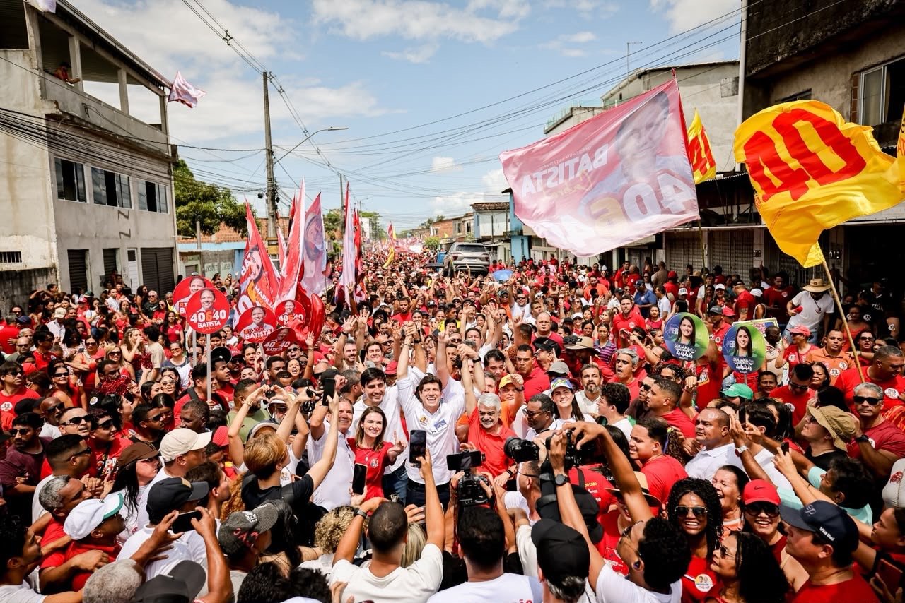 João Campos participa de caminhada no Cabo de Santo Agostinho João Campos participa de caminhada no Cabo de Santo Agostinho