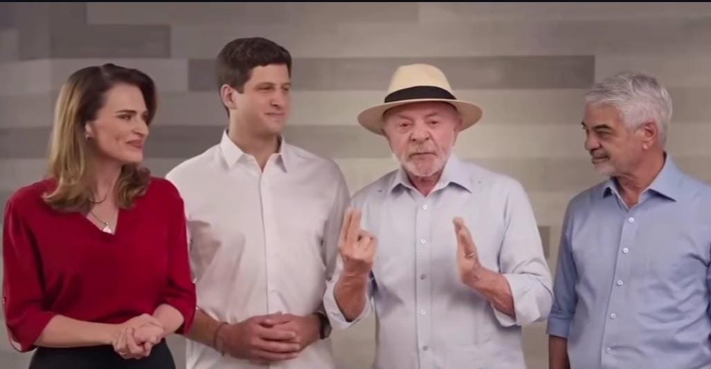 Em vídeo, Lula reforça apoio à Frente Popular e pede votos para João Campos e aliados Em vídeo, Lula reforça apoio à Frente Popular e pede votos para João Campos e aliados