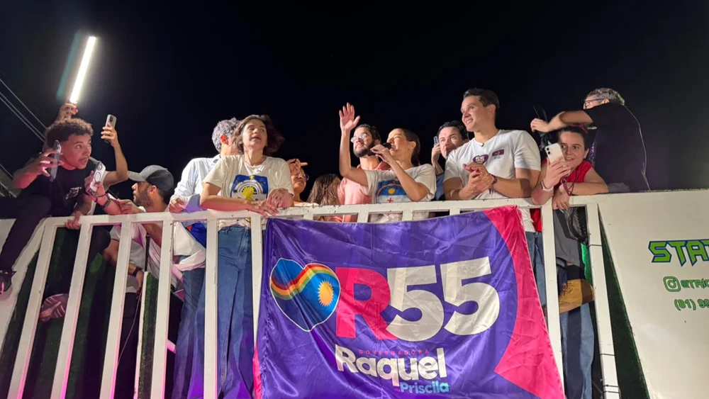 Raquel Lyra reforça parceria com Lula e defende gestão em caminhada no Recife