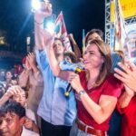 Ao lado de João Campos, Marília Arraes reúne apoiadores em agenda pelas ruas da Mustardinha, no Recife Ao lado de João Campos, Marília Arraes reúne apoiadores em agenda pelas ruas da Mustardinha, no Recife