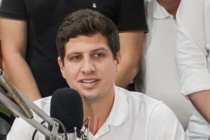 João Campos aposta em propaganda na TV para virada nas pesquisas João Campos aposta em propaganda na TV para virada nas pesquisas