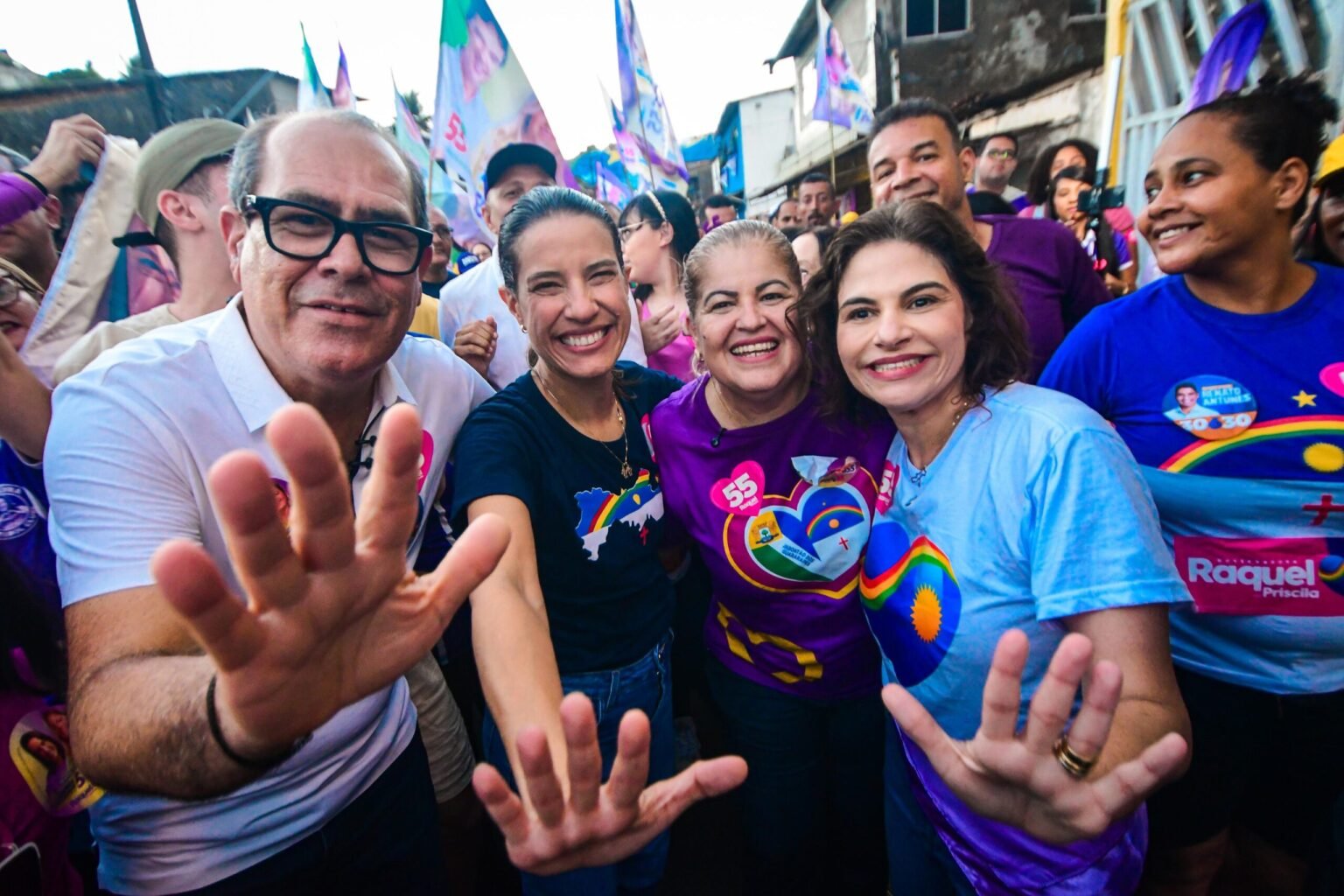 Raquel Lyra visita Jardim Monte Verde ao lado de Andréa e Mano Medeiros Raquel Lyra visita Jardim Monte Verde ao lado de Andréa e Mano Medeiros