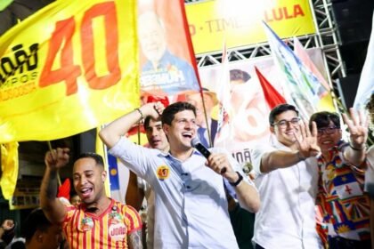 João Campos diz que não transformará disputa eleitoral em uma guerra de ataques e alfineta Raquel Lyra João Campos diz que não transformará disputa eleitoral em uma guerra de ataques e alfineta Raquel Lyra
