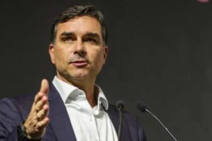 Flávio Bolsonaro confirma vinda a Pernambuco no dia 16; Lula ainda não decidiu