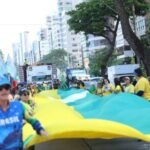 Apoiadores de Jair Bolsonaro e Flávio Bolsonaro realizam manifestação em Boa Viagem, nesta segunda Apoiadores de Jair Bolsonaro e Flávio Bolsonaro realizam manifestação em Boa Viagem, nesta segunda