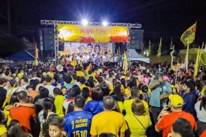 João Campos reúne Joaquim Lapa, Cássia do Moinho e Botafogo em ato em Carpina João Campos reúne Joaquim Lapa, Cássia do Moinho e Botafogo em ato em Carpina