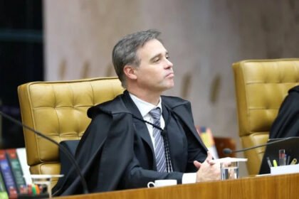 Mendonça liga para Fachin e cobra medidas sobre decisão de Dino
